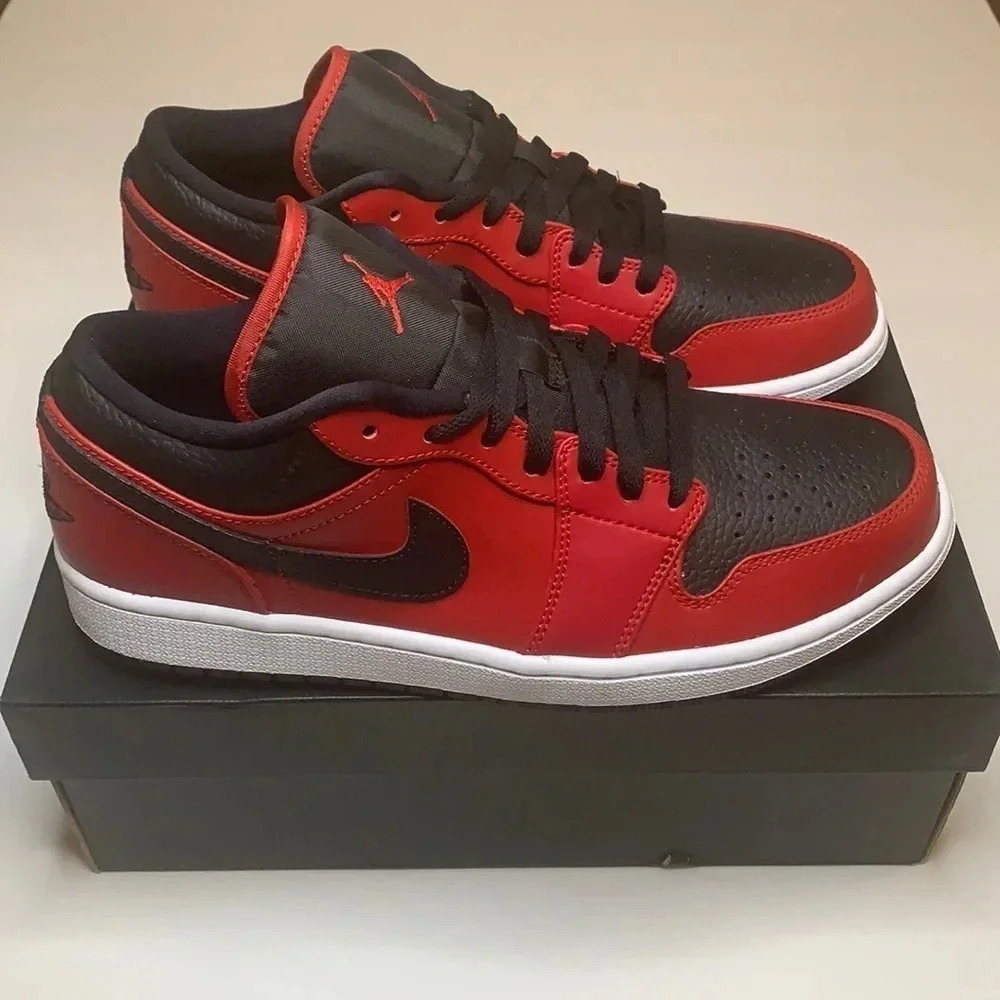 Jordan 1 Low Reverse Bred Sneakers Gym 9.5 New